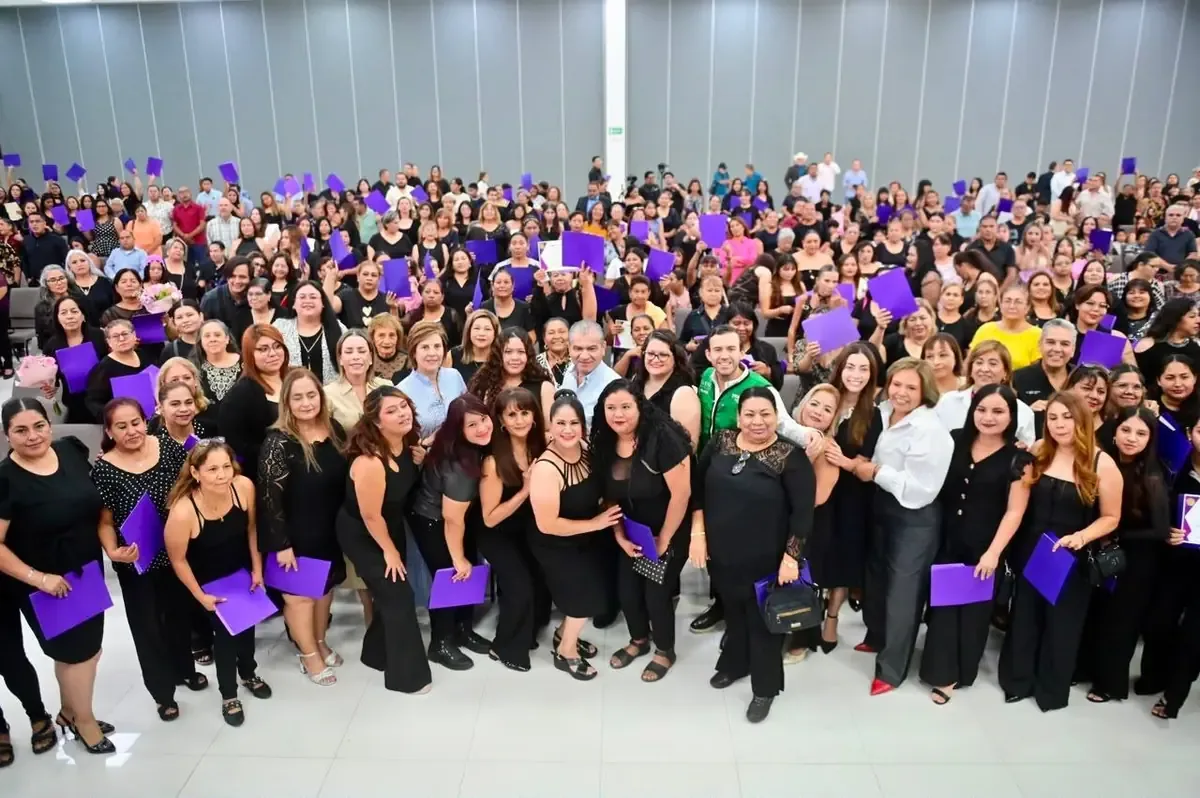 El alcalde de Torreón destaca el impacto de la capacitación en la autonomía y empoderamiento de las mujeres.