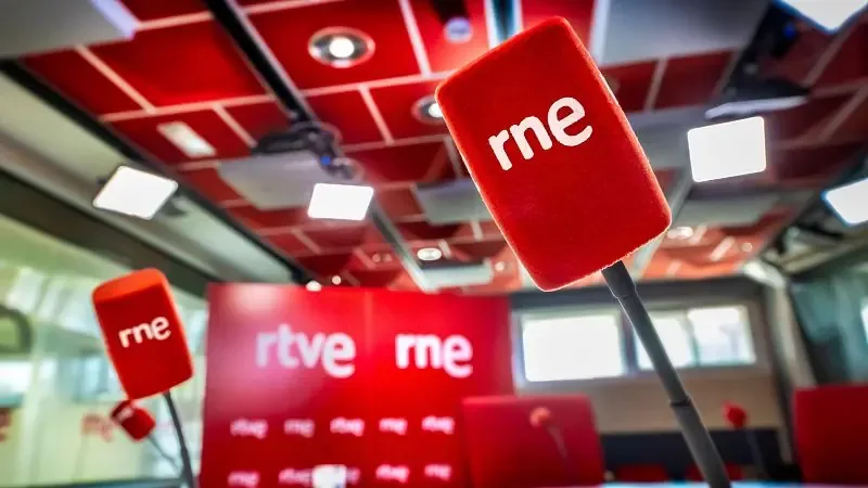 La Radio Nacional de España renueva su parrilla veraniega para acompañar a los oyentes con contenido variado y fresco.