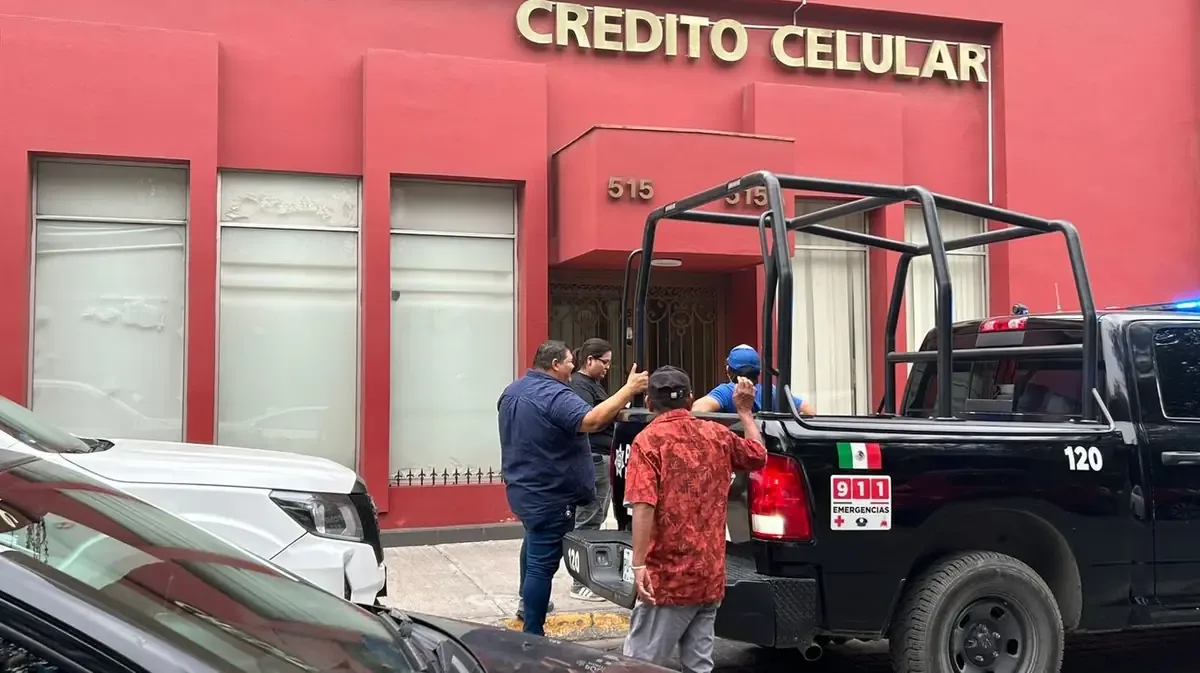 Un hombre fue detenido tras el robo de equipos telefónicos valorados en miles de pesos.