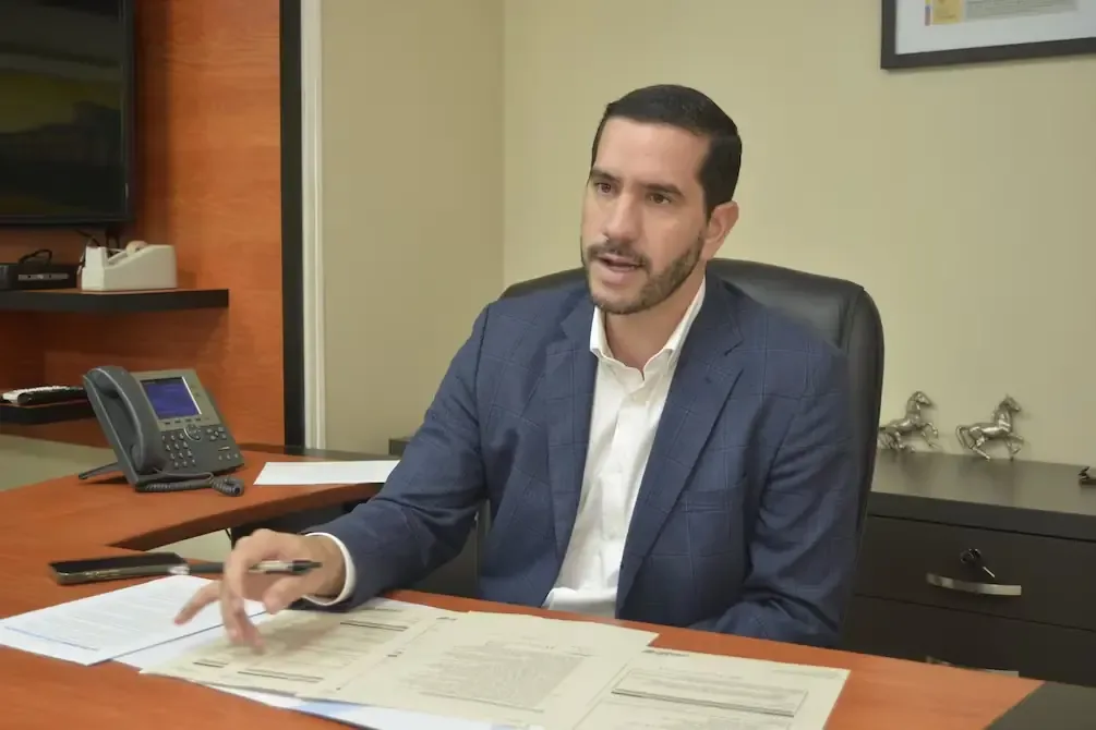 El ministro de Infraestructura asegura que la empresa estafó a ecuatorianos y corrompió funcionarios.