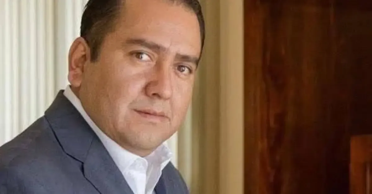 Roberto Ávila Tinoco falleció en un accidente automovilístico en Morelia, dejando un legado en el municipio de Uruapan.