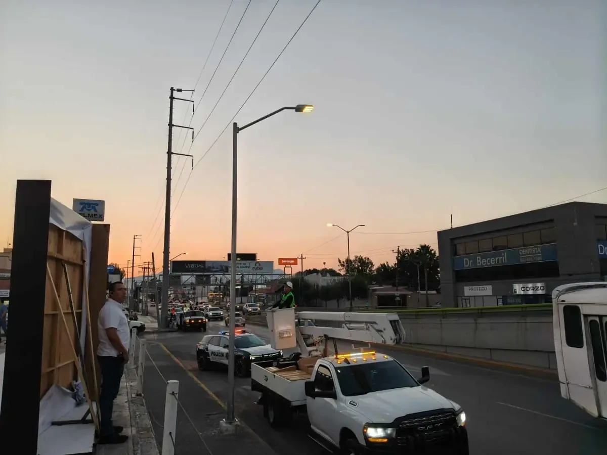 El robo de cableado y el deterioro eléctrico impactan el alumbrado público en múltiples puntos de la ciudad.