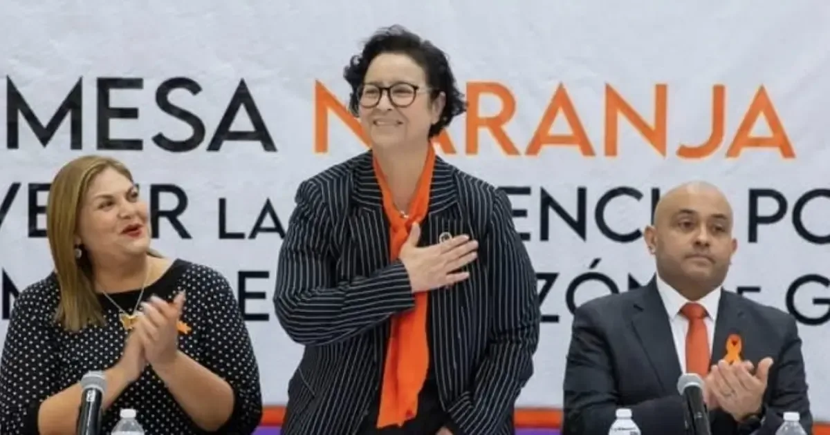 Rocío Adame Muñoz durante una reunión con el IEEBC en Baja California.
