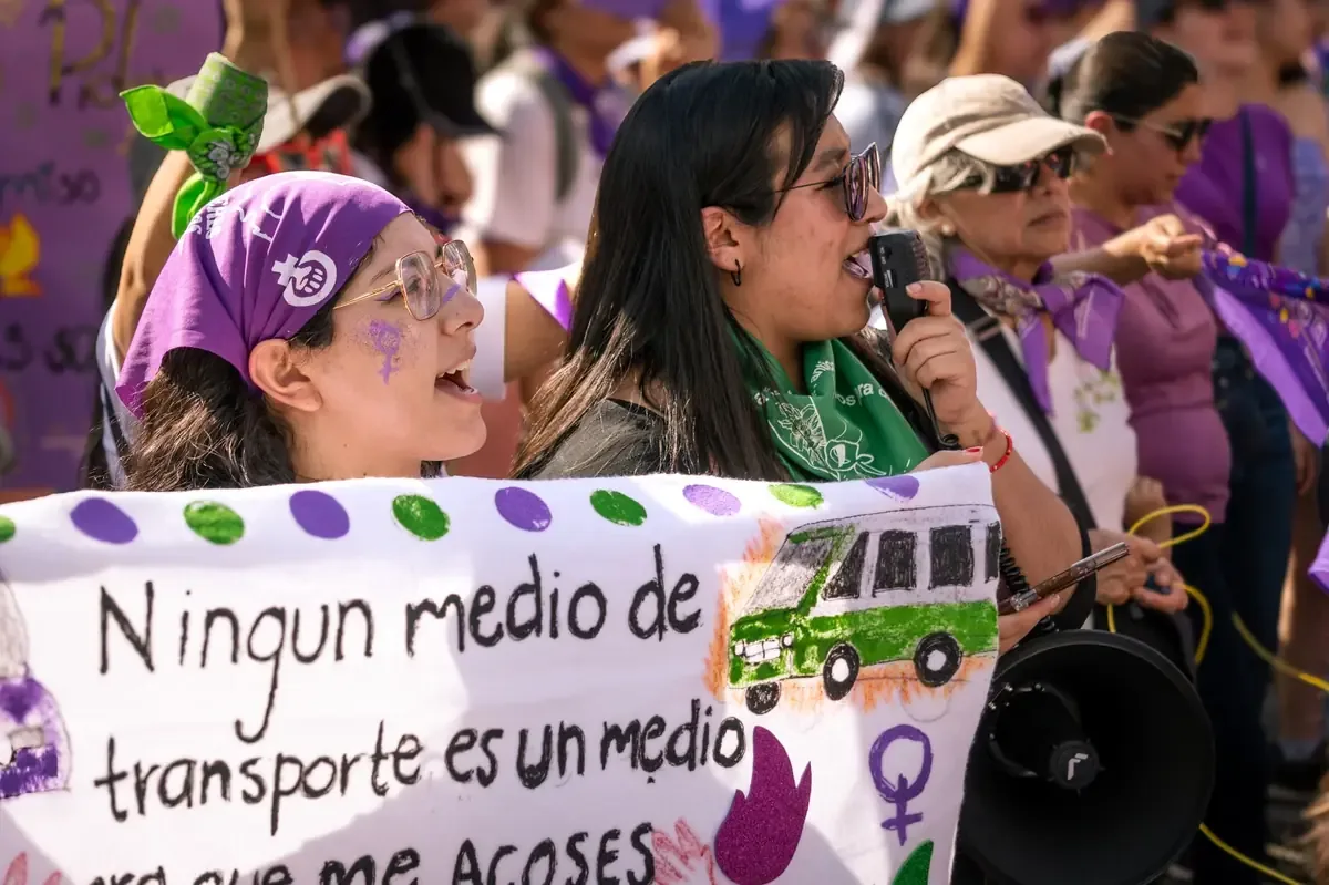 Rocío Nahle, gobernadora de Veracruz, responde a críticas y defiende su papel ante los medios de comunicación.