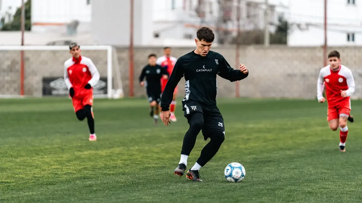 El delantero mexicano Rodri Ríos se une al Europa FC y marca su primera aparición en la liga de Gibraltar.