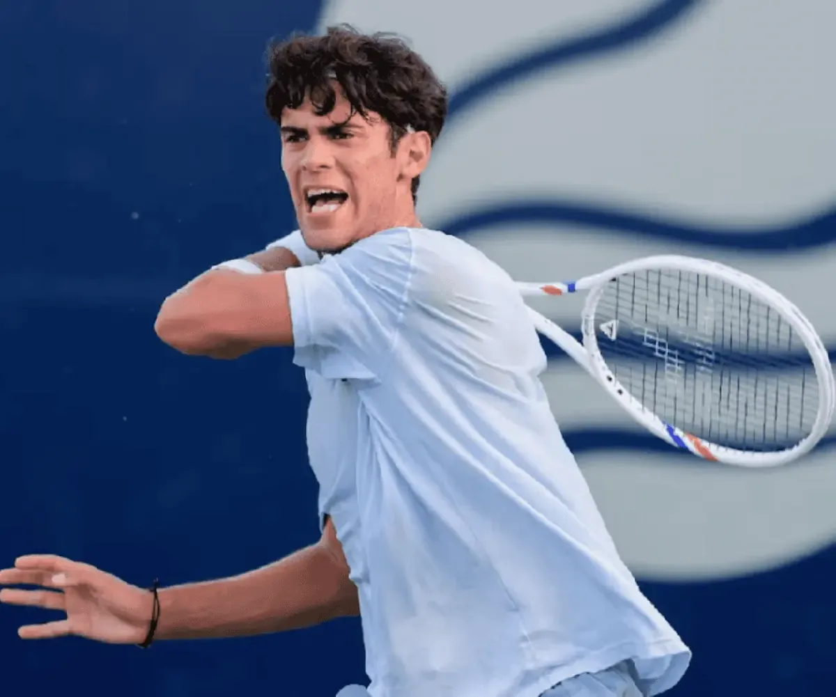 Rodrigo Pacheco destaca con una victoria en su torneo local, avanzando en el Cancun Country Open 2026.