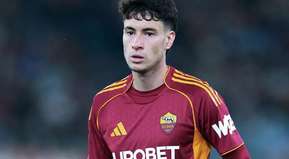 La Roma busca asegurar su lugar en la Champions mientras enfrenta cambios en su plantilla.