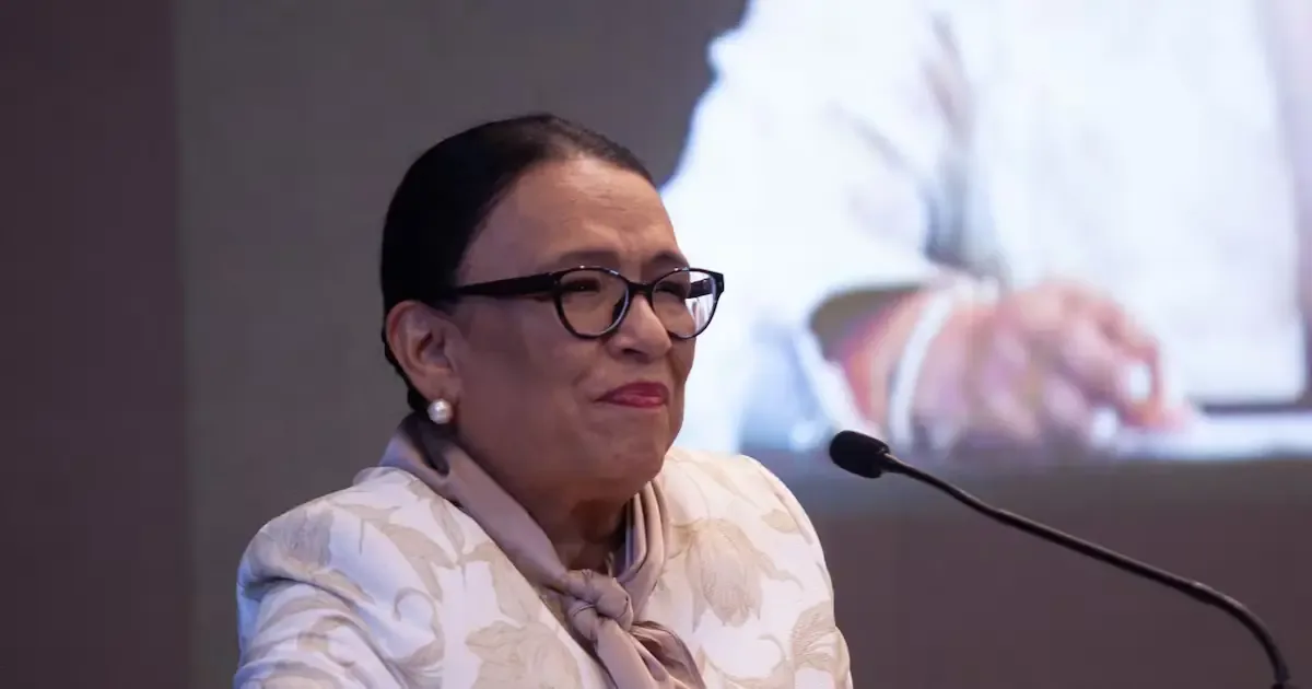 La secretaria de Gobernación destaca la importancia de la honestidad y el compromiso político del partido.