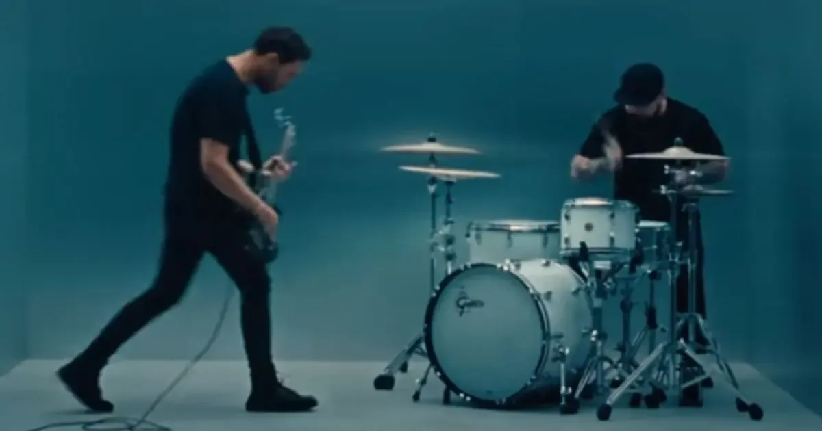 El regreso de Royal Blood se celebra con un nuevo álbum y potente sencillo tras un período de pausa.