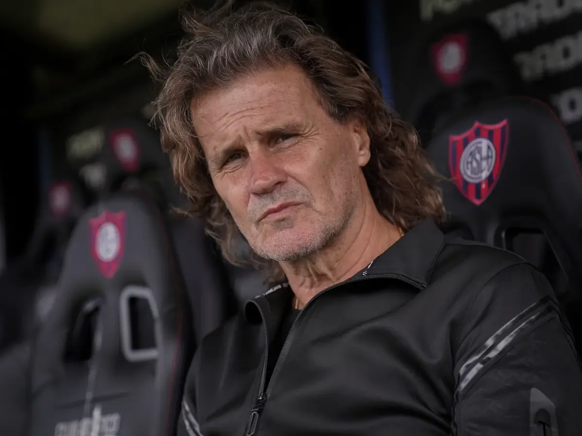 El director técnico de San Lorenzo defiende la honestidad en el deporte y comparte recuerdos de Maradona.