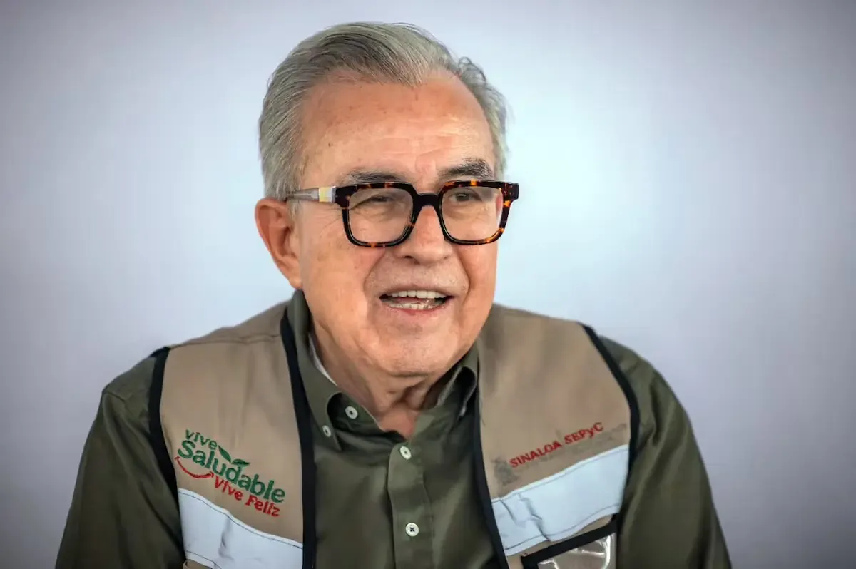 La ausencia del político genera inquietud ante acusaciones de corrupción en Sinaloa.
