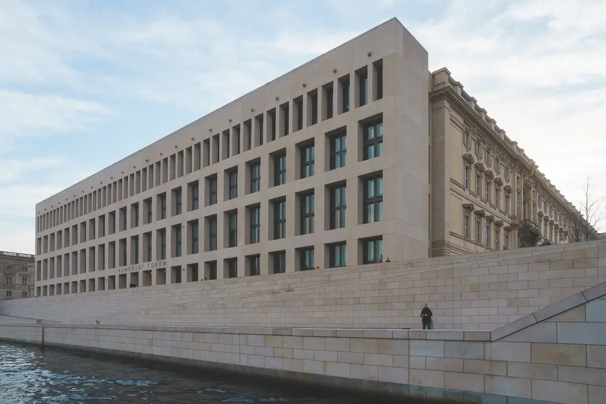 El cierre de los centros culturales alemanes se da en medio de una creciente tensión diplomática.