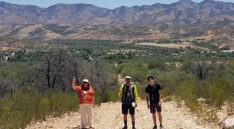 Iniciativa busca ofrecer recreación y apoyo a guías locales mediante recorridos por la naturaleza.
