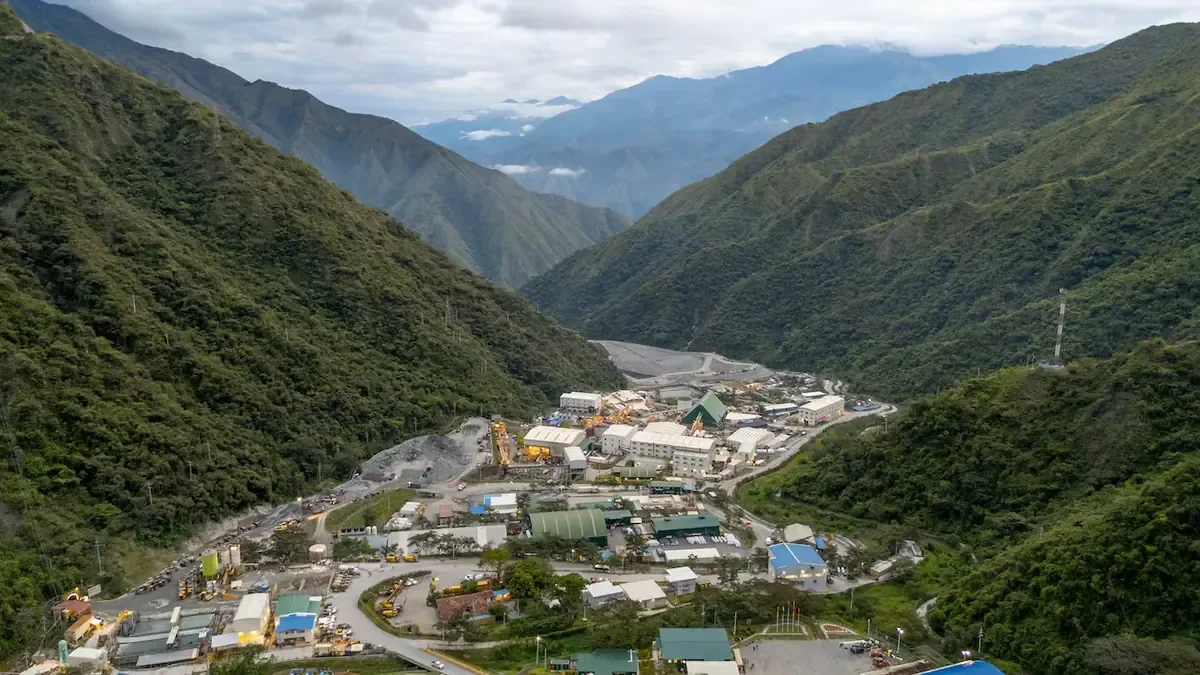La recuperación de estos bienes es clave para frenar la minería ilegal en Antioquia y proteger a las comunidades locales.