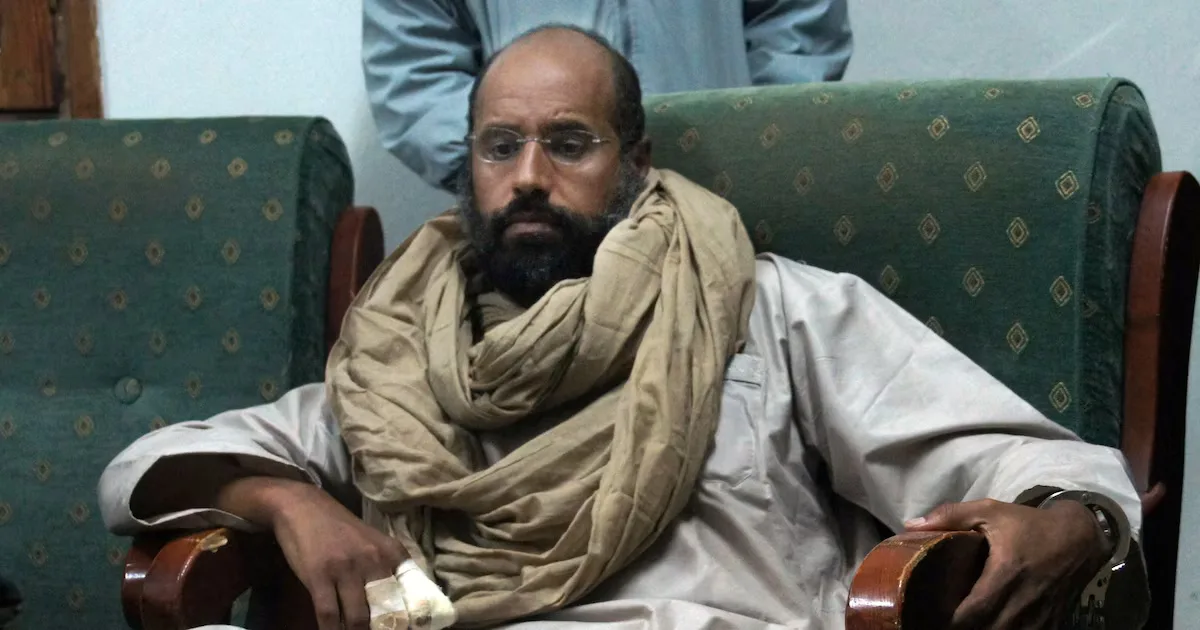 Saif Al Islam Gadafi durante una rueda de prensa en Trípoli, antes de su caída.