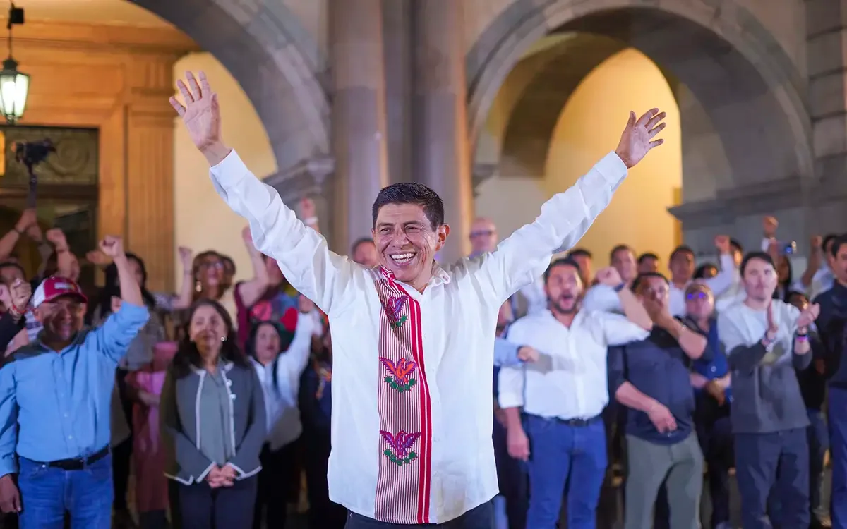 Salomón Jara Cruz durante su declaración tras los resultados preliminares de la revocación.