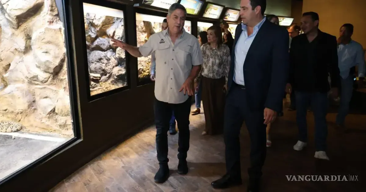 El Museo del Desierto recibió a cientos de visitantes en una noche de arte y convivencia familiar.
