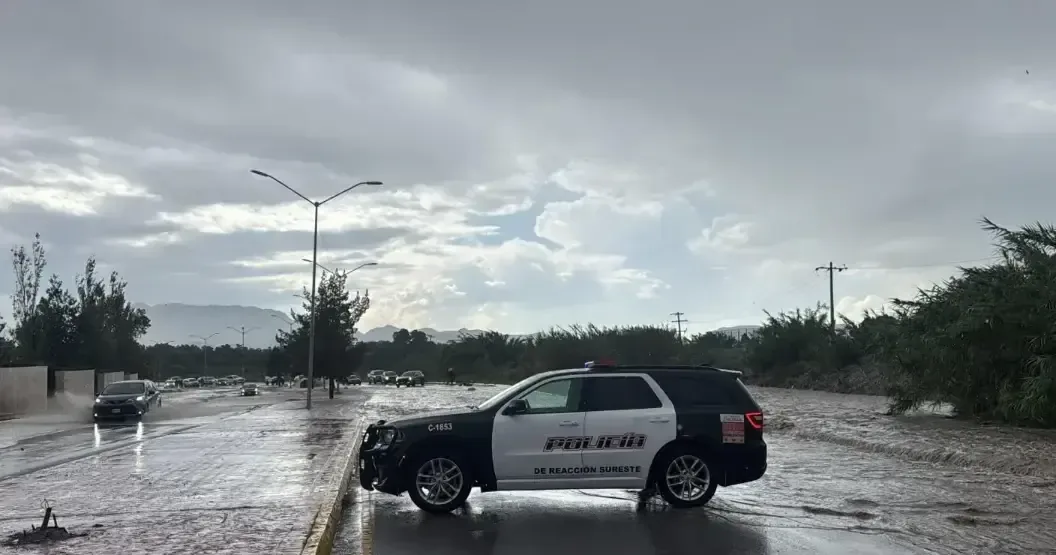 El operativo de seguridad busca prevenir incidentes tras fuertes lluvias que afectaron viales y viviendas en la ciudad.