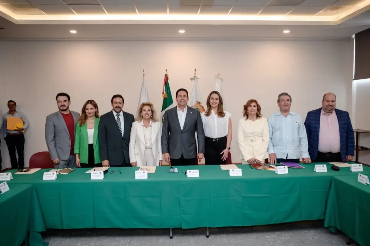 El alcalde Javier Díaz González promueve la cooperación para el desarrollo social y económico de Saltillo.