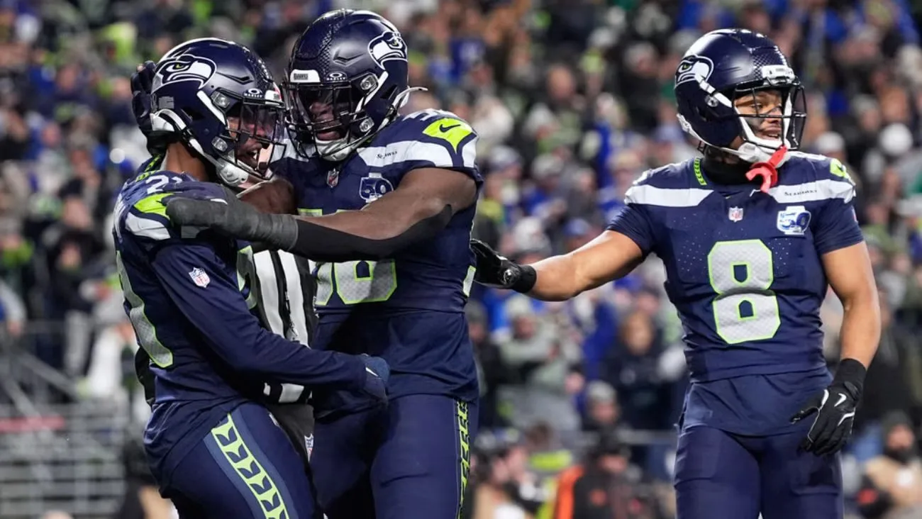 Sam Darnold celebra el triunfo de Seattle en la Conferencia Nacional.