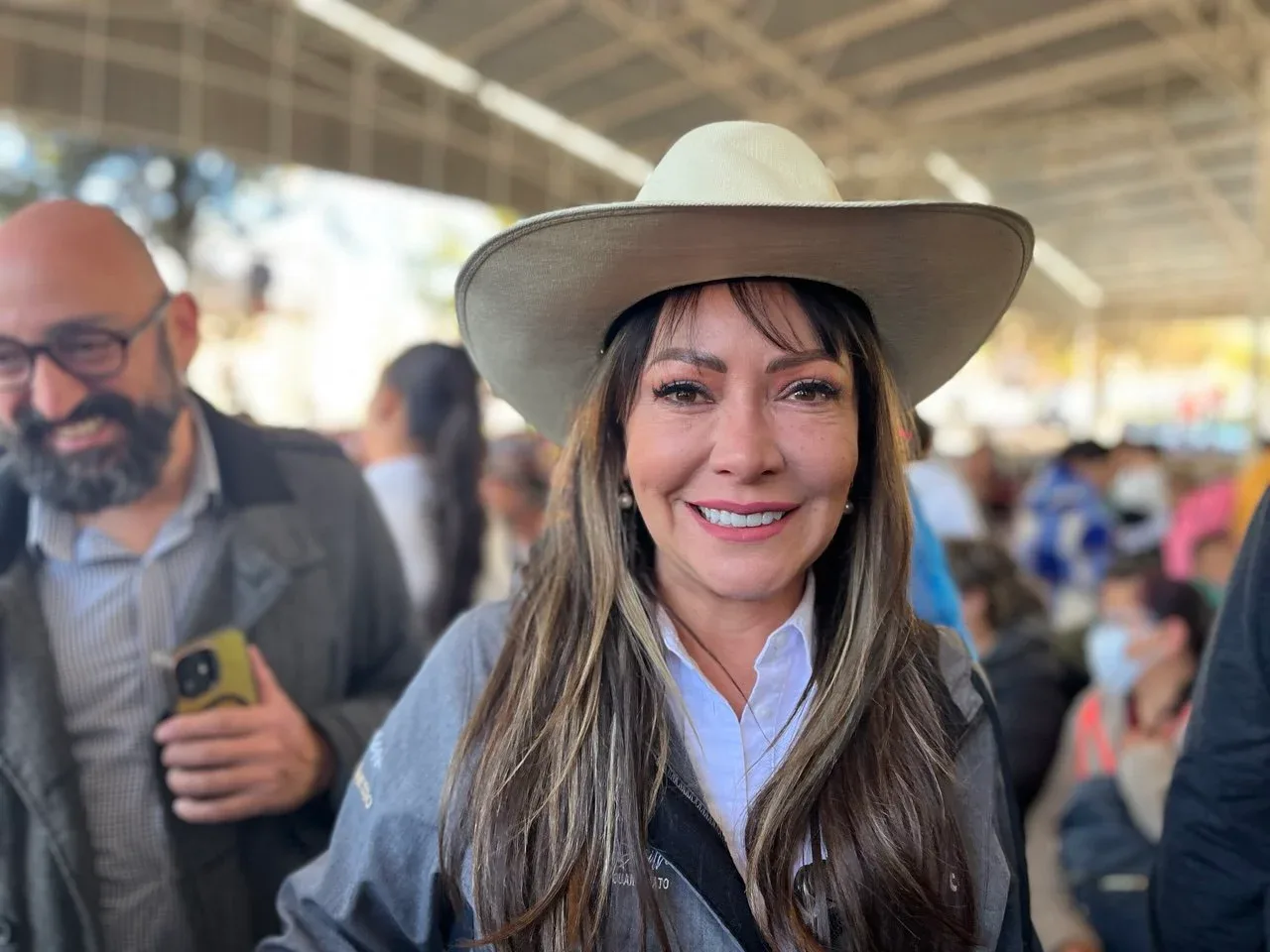 Samantha Smith, alcaldesa de Guanajuato, durante la conferencia sobre transporte público.