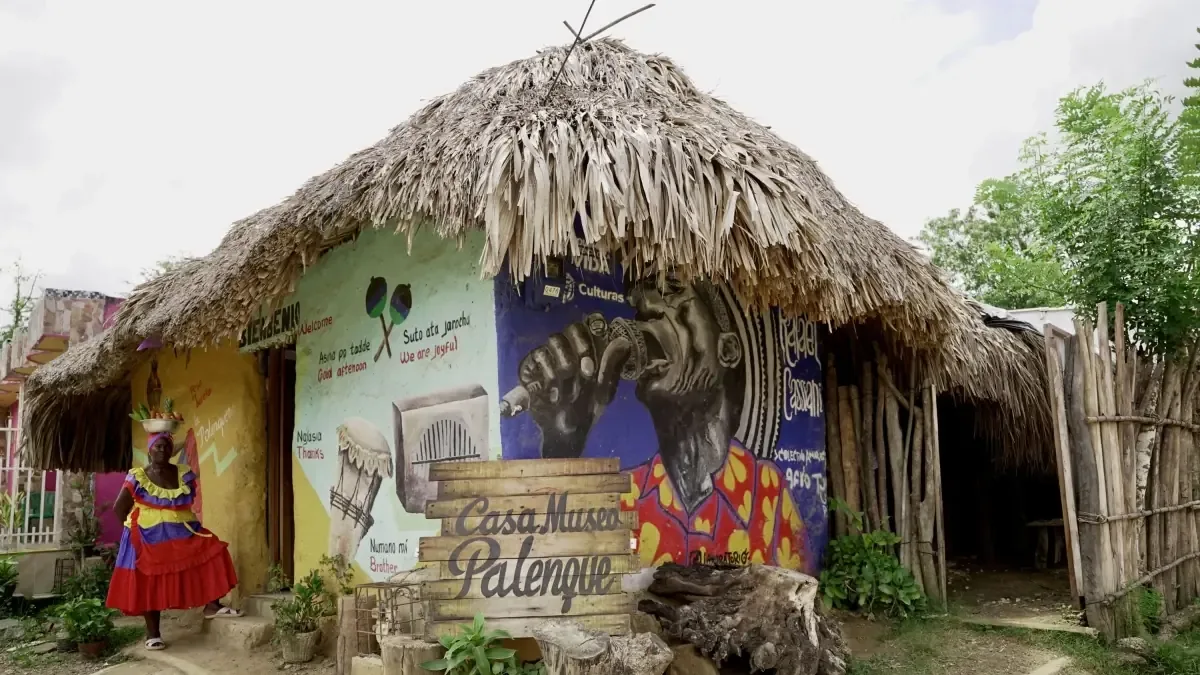 El pueblo de Palenque se destaca como un espacio educativo y cultural donde la historia se vive a través de la música y la memoria.