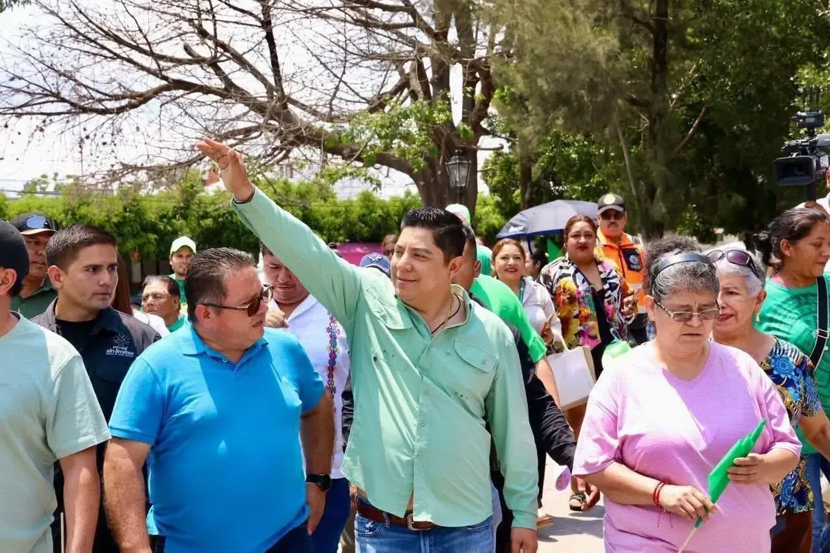 El Gobierno estatal mantiene servicios durante la temporada vacacional para garantizar la atención ciudadana y la seguridad.