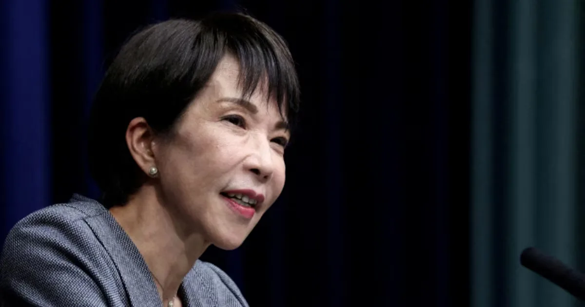 Sanae Takaichi, primera ministra de Japón, durante su anuncio en Tokio.