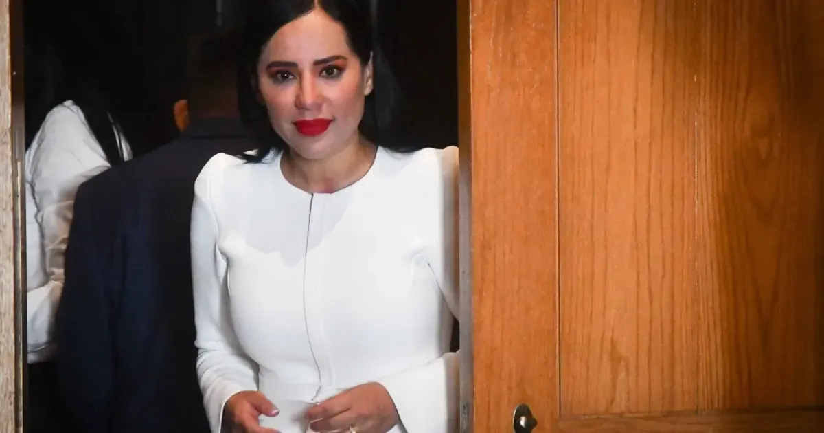 La exalcaldesa de Cuauhtémoc, Sandra Cuevas, se deslinda de Eduardo "N" tras su detención por fraude millonario en Coahuila.