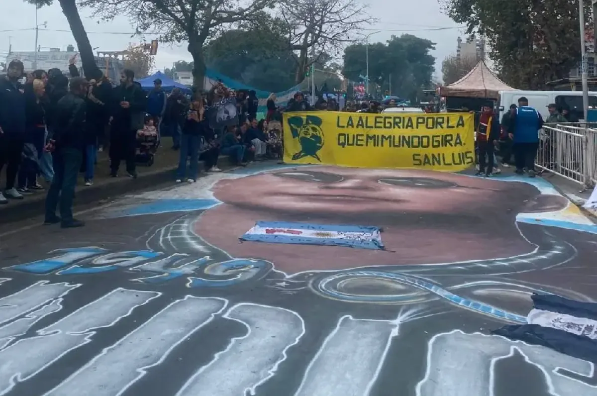 Miles de fanáticos se dieron cita en Villa Domínico para despedir al ícono del rock argentino, un evento emocional y lleno de recuerdos.