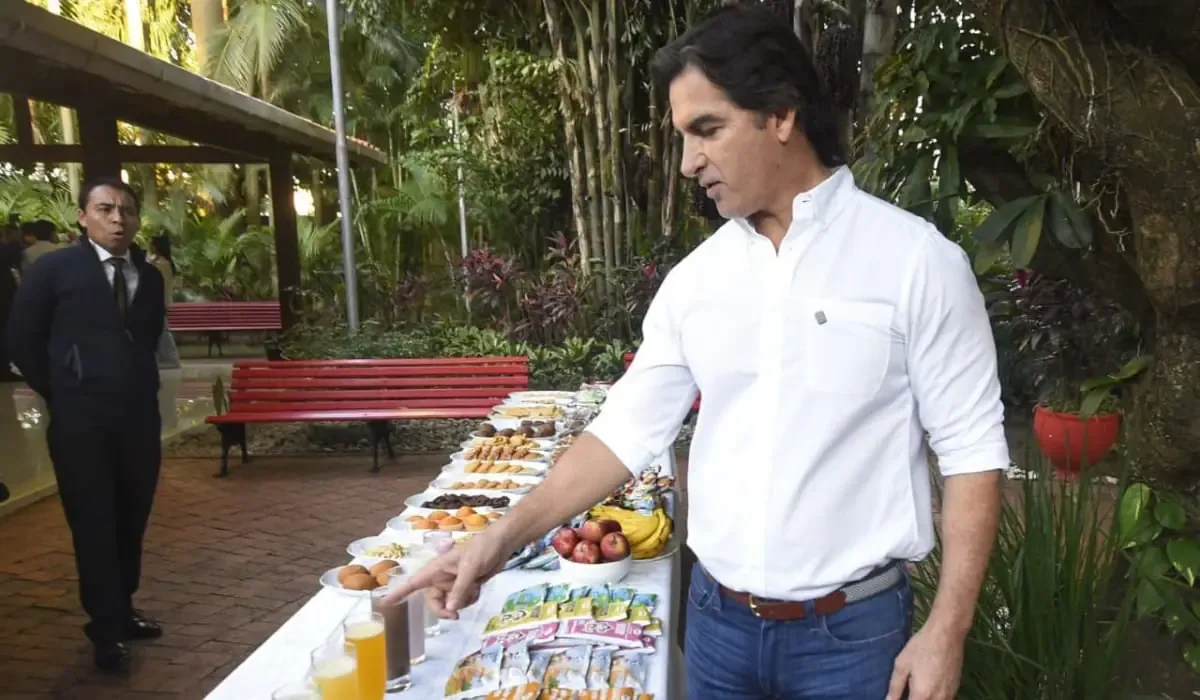 El programa de alimentación comenzará en la primera semana de clases y beneficia a estudiantes de 533 escuelas.