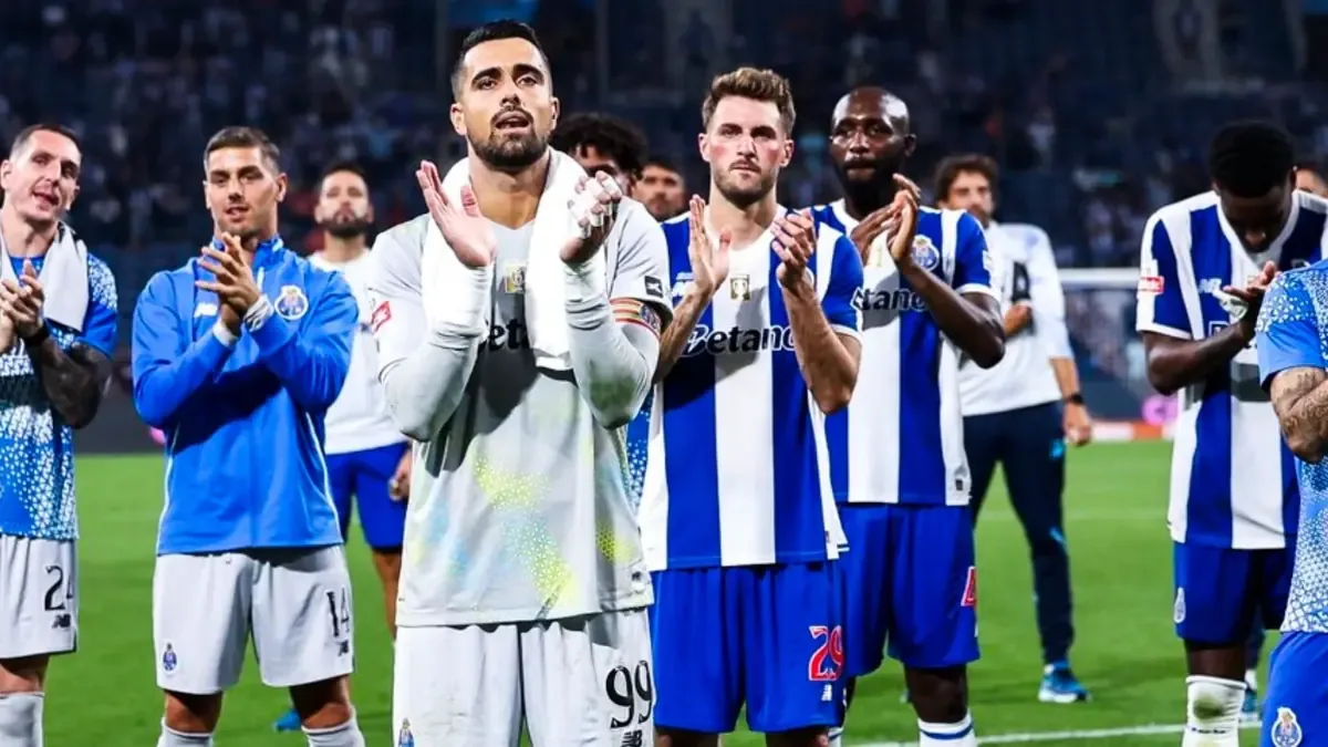 El delantero mexicano tuvo un debut discreto pero prometedor en la liga portuguesa.