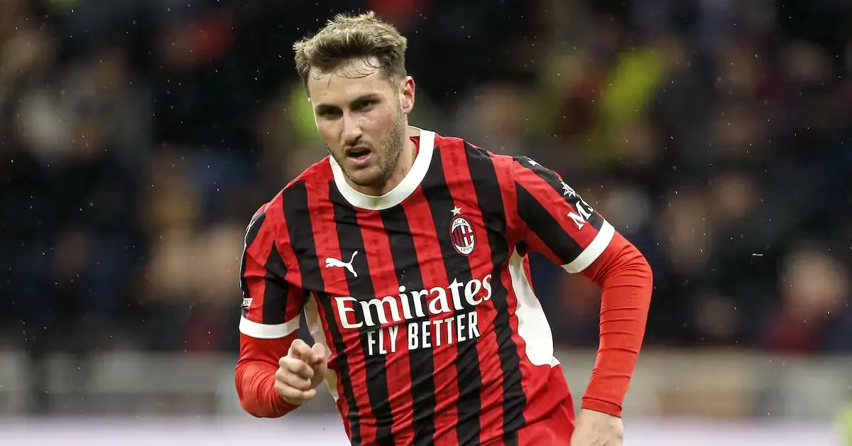 El delantero mexicano busca nuevos horizontes tras no consolidarse con el AC Milan.
