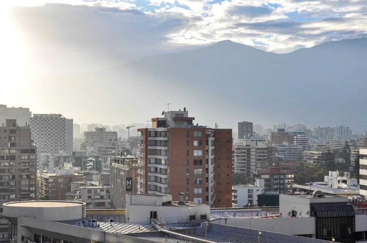 Las autoridades implementaron cierres preventivos en diversas vialidades ante el riesgo de encharcamiento.