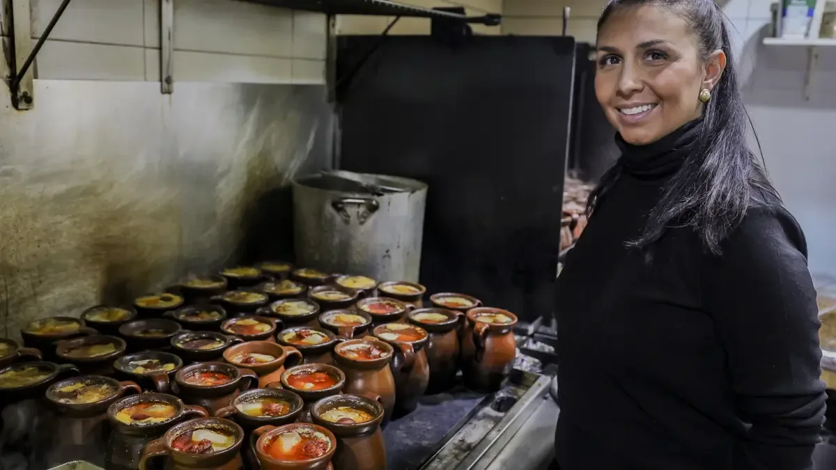 La chef y madre de cuatro hijos destaca la importancia de la calidez familiar en la gastronomía.