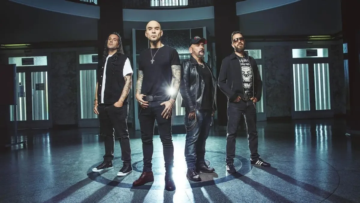La banda madrileña presenta un nuevo sencillo y prepara una gira que destaca por su conexión con el público.