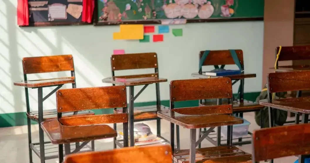 La medida de la SEP busca fomentar un modelo educativo inclusivo y evitar la exclusión escolar.