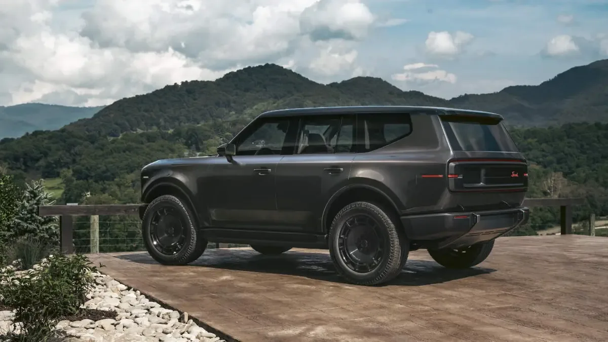 Los prototipos Mountainside y Trail-Ready del Scout Traveler combinan lujo y capacidades off-road.