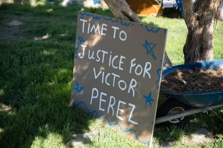 Se conmemora un año tras el fallecimiento de Victor Perez a manos de la policía.