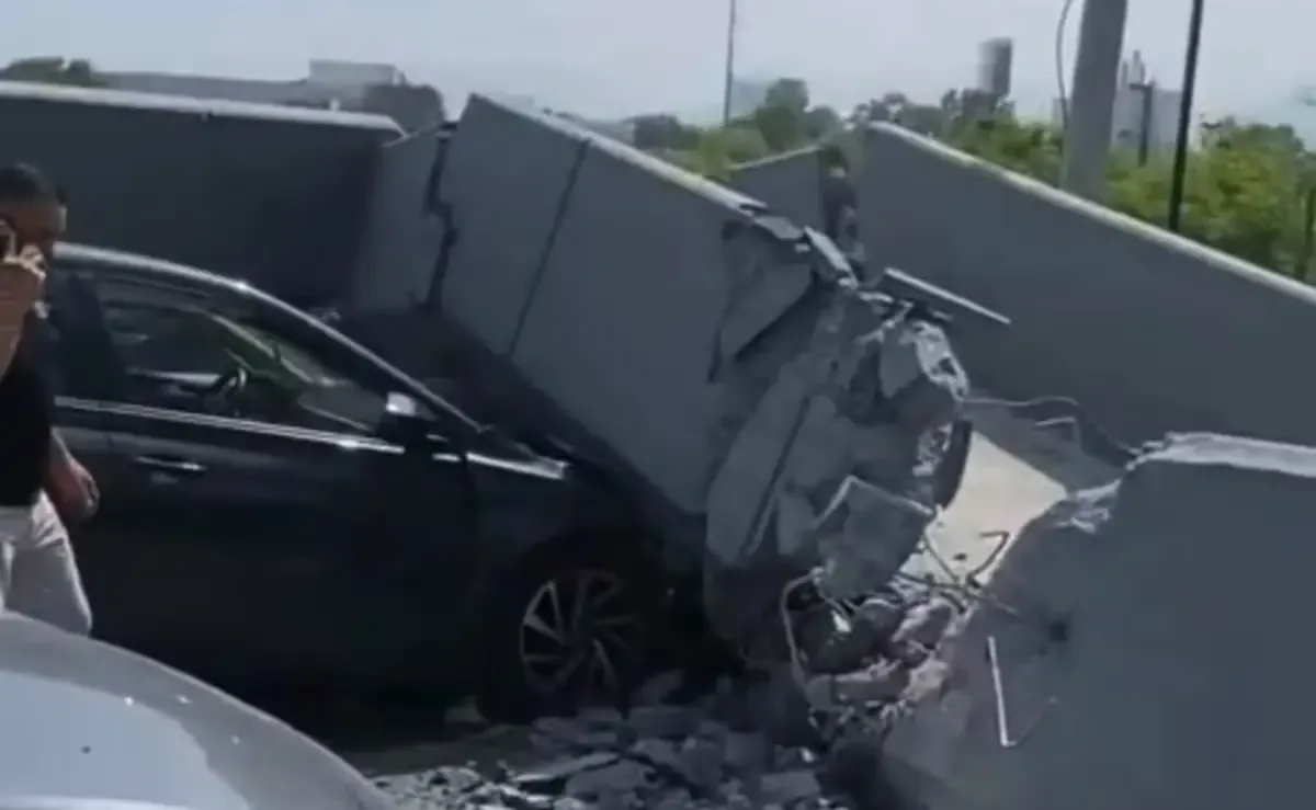 El incidente ocasionó bloqueos viales, pero las autoridades informan que no hay heridos.