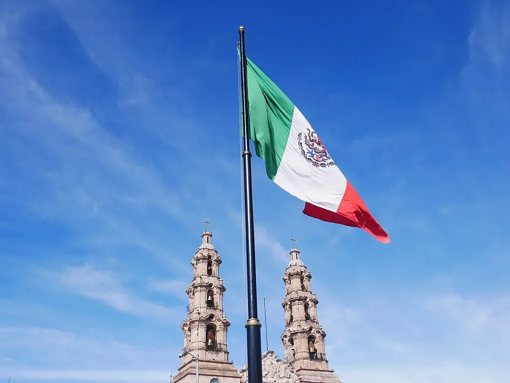 Se exige claridad sobre el trágico choque que dejó cuatro muertos, incluyendo funcionarios de EE. UU. y México.