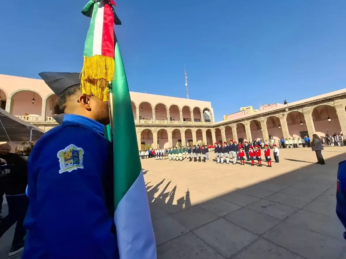 Se honra a más de 20 elementos de seguridad en ceremonia conmemorativa.
