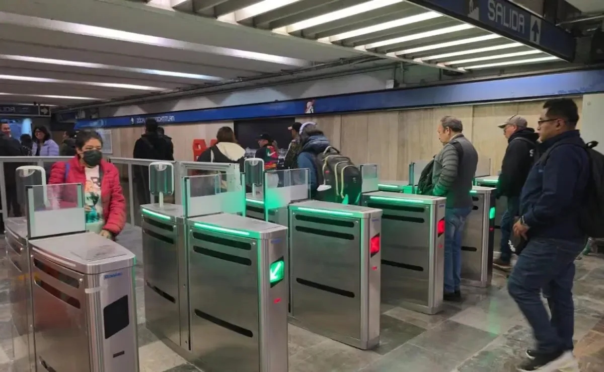 Se modifican horarios en tres estaciones de la Línea 2 del Metro y se habilitan autobuses alternos.