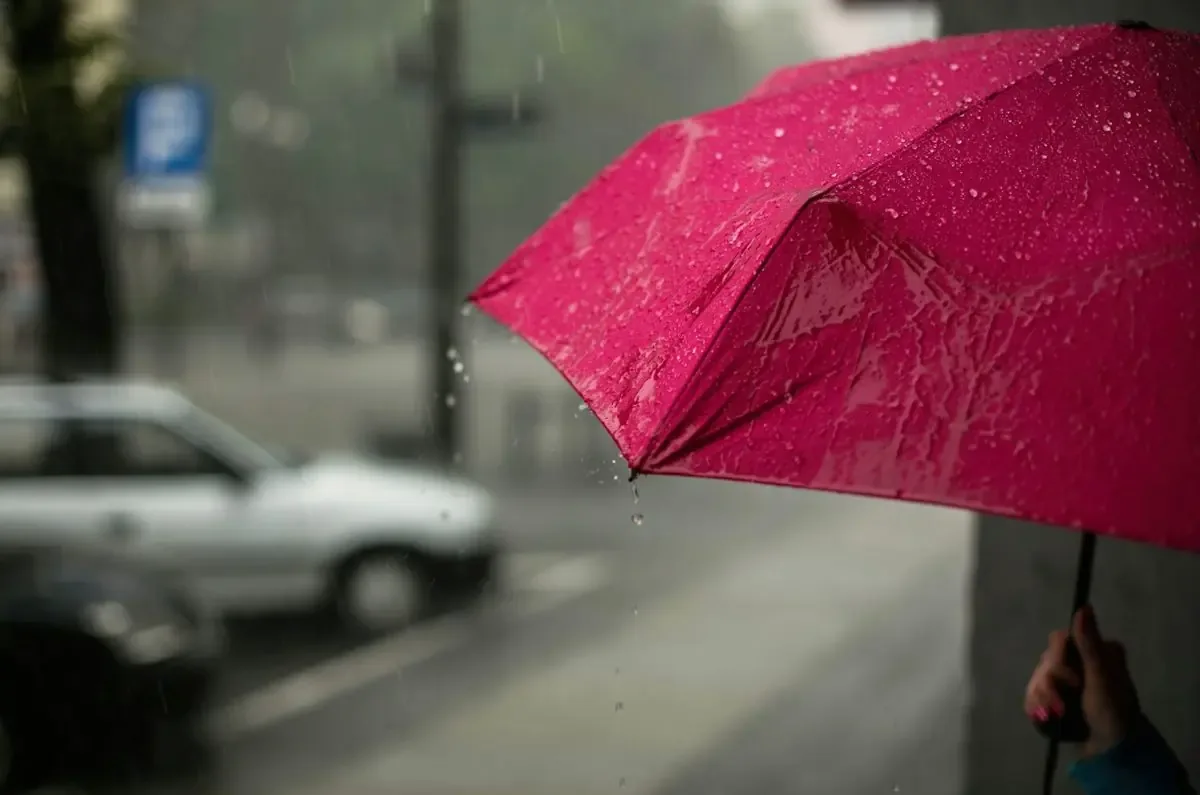 Se prevé un fin de semana con alternancia de sol y posibilidad de lluvias en la capital.
