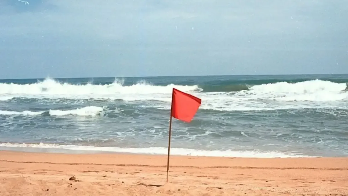 Se prevén corrientes peligrosas y elevación del nivel del mar en playas oaxaqueñas.