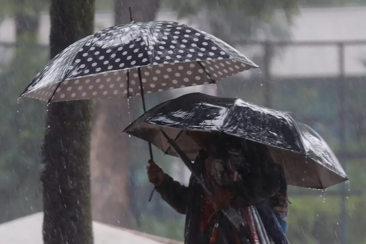 El Servicio Meteorológico Nacional advierte sobre fuertes lluvias en varios estados, lo que podría causar afectaciones.