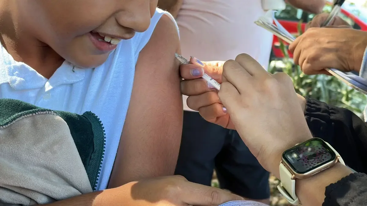 Se refuerzan protocolos de salud en Puerto Vallarta para evitar contagios en escolares.