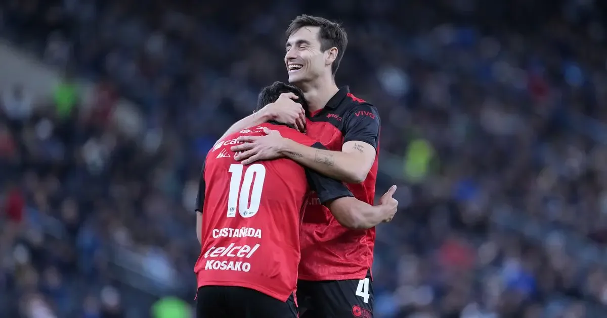 Sebastián Abreu, director técnico de Xolos, analiza el rendimiento del equipo.