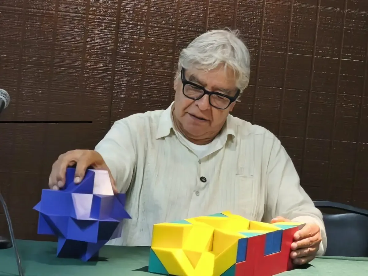 La conferencia de Sebastián destaca la influencia de la geometría en su arte y su legado.