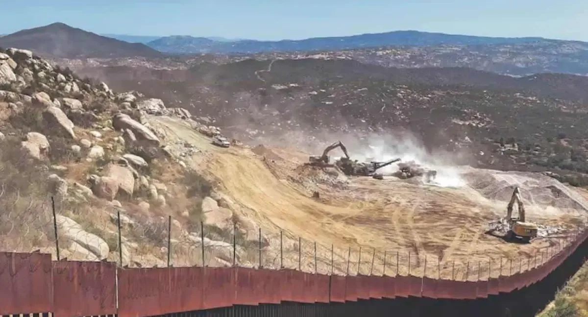 La Secretaría de la Defensa Nacional admitió la utilización de drones comerciales por parte de grupos delictivos en la frontera.